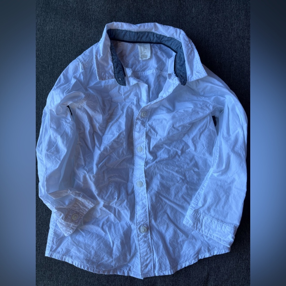 ☀️2/10$☀️ White Button-Up Shirt with Blue Collar